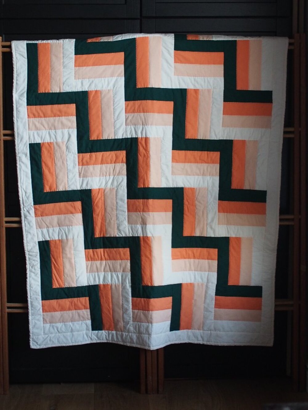 Like NEW Beautiful Fall Handmade, Handstitched, Log Cabin Lap Quilt
